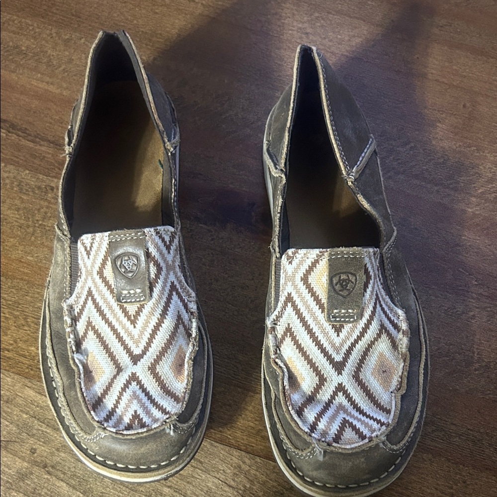 Ariat Women's Tan and Cream Patterned Loafers